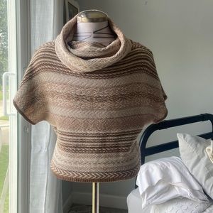 Nine West vintage American collection medium brown and white sleeveless sweater